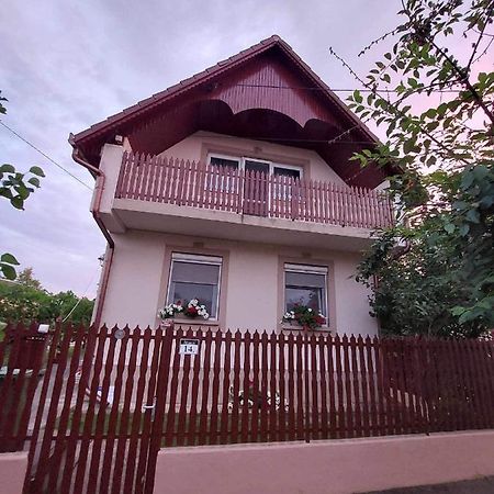 Almos Vendeghaz Appartement Hajdúszoboszló Buitenkant foto