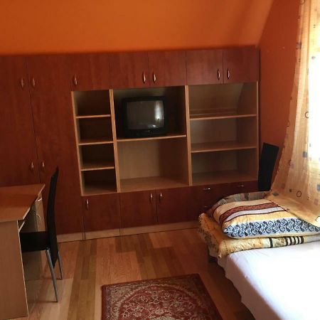 Almos Vendeghaz Appartement Hajdúszoboszló Buitenkant foto