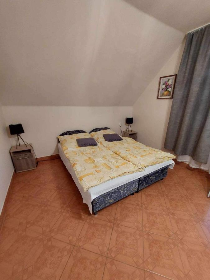Almos Vendeghaz Appartement Hajdúszoboszló Buitenkant foto