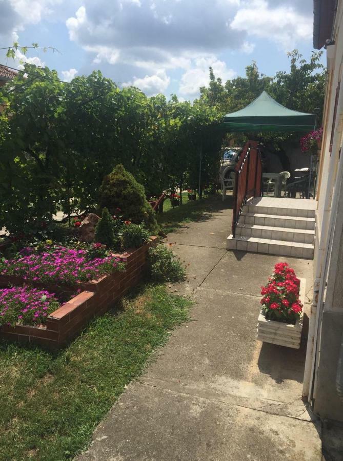 Almos Vendeghaz Appartement Hajdúszoboszló Buitenkant foto